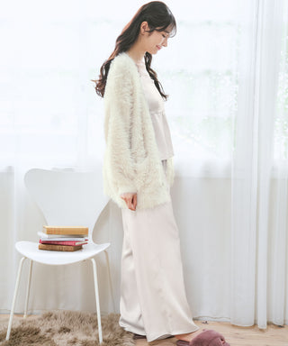 Conjunto de 3 piezas con camisola de satén y cárdigan de punto peludo