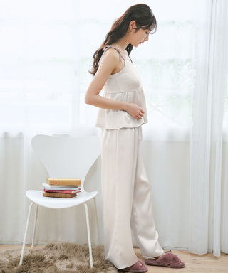 Conjunto de 3 piezas con camisola de satén y cárdigan de punto peludo