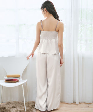 Conjunto de 3 piezas con camisola de satén y cárdigan de punto peludo