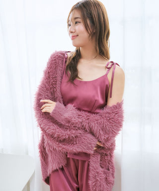 Conjunto de 3 piezas con camisola de satén y cárdigan de punto peludo