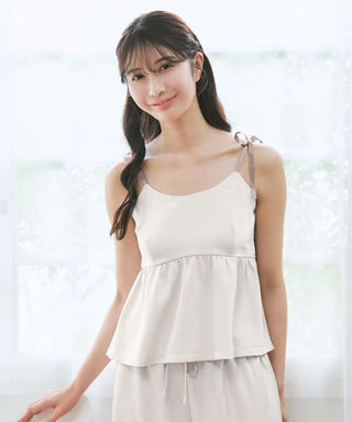 Conjunto de 3 piezas con camisola de satén y cárdigan de punto peludo