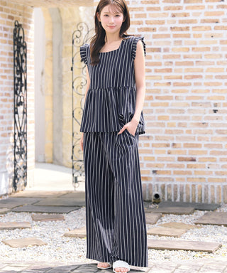 Conjunto superior e inferior con volantes a rayas