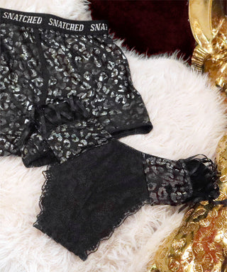 Seluar dalam kilauan kilauan cheeky