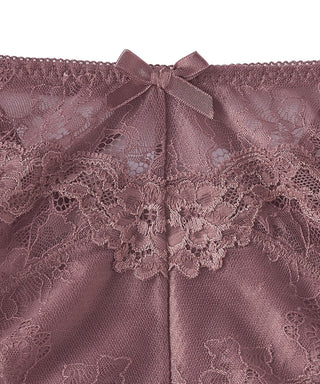 Seluar dalam renda tangga