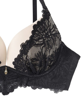 Roaman's on X: Life is better in lace, and this bra is giving off all  kinds of romantic vibes…not to mention the support you want. Shop the  Glamorise Magic Lift Support Wireless